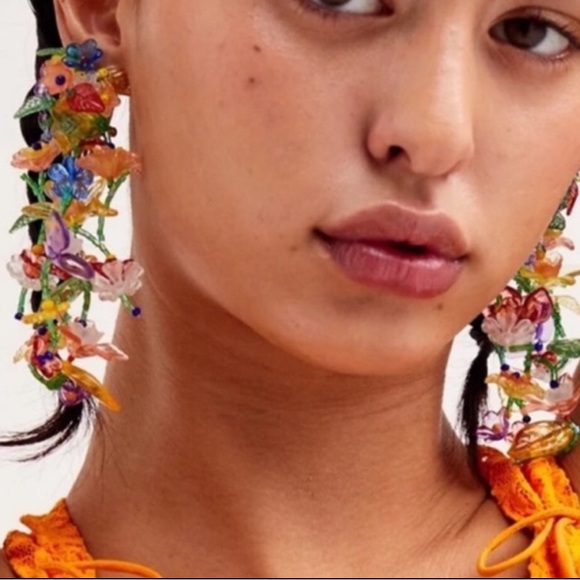 Jewelry - Flower Earrings Brand new!